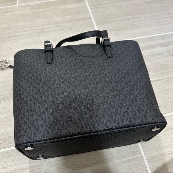 NWT Michael Kors Jet Set Large Pocket Tote - Picture 4 of 8